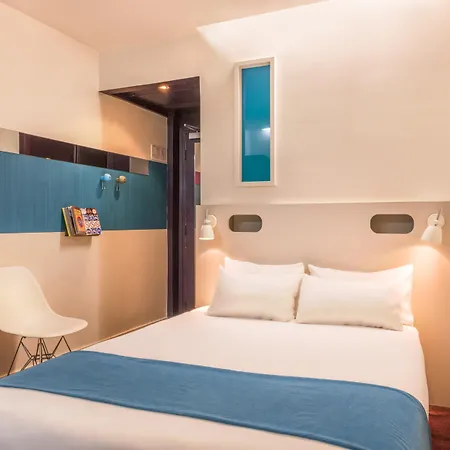 セルバンテス ハイ ハッピーカルチャー 3* パリ