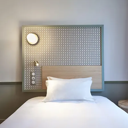 Отель Cervantes By Happyculture 3*