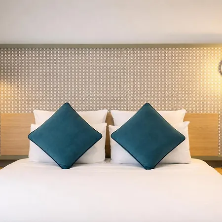 Hotell Cervantes By Happyculture 3*