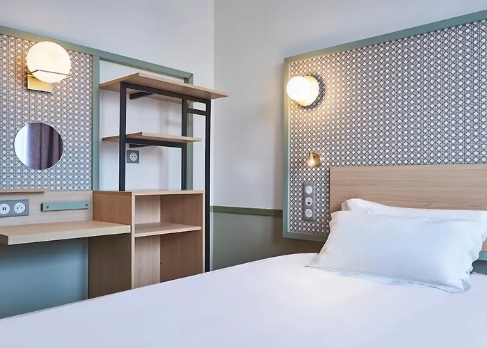 セルバンテス ハイ ハッピーカルチャー ホテル 3*