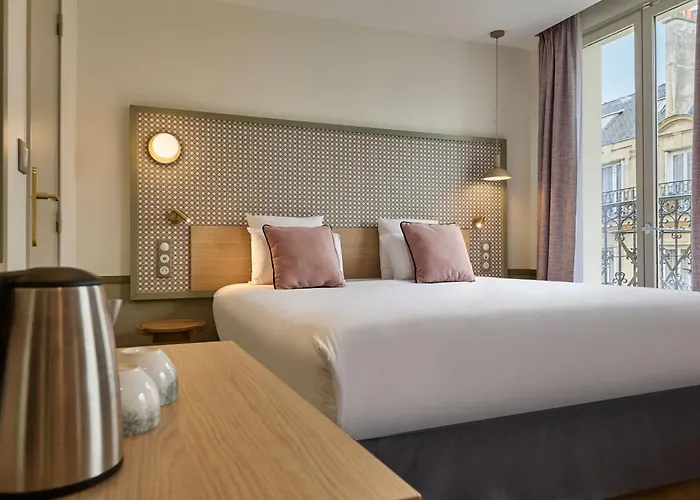 セルバンテス ハイ ハッピーカルチャー ホテル パリ