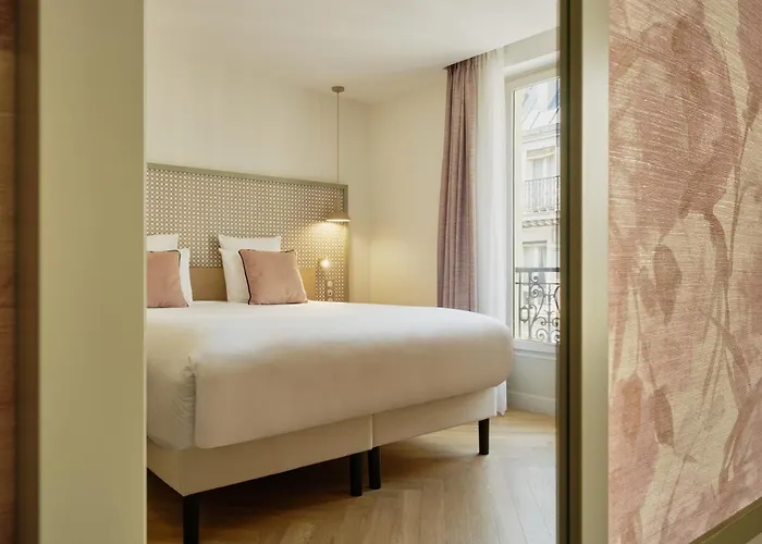 セルバンテス ハイ ハッピーカルチャー ホテル 3*