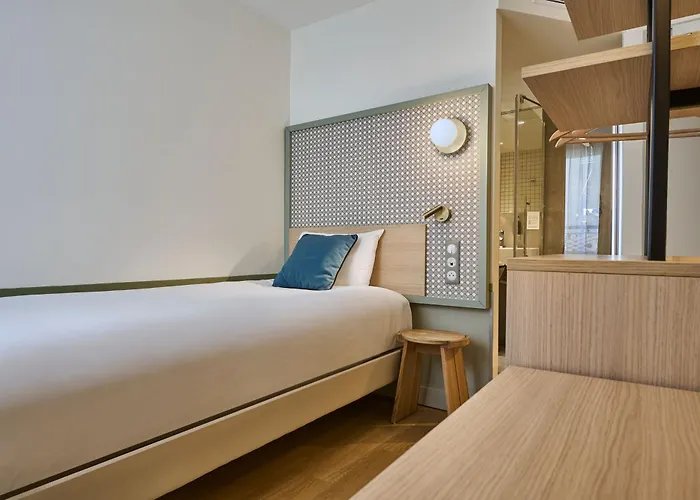 セルバンテス ハイ ハッピーカルチャー ホテル パリ