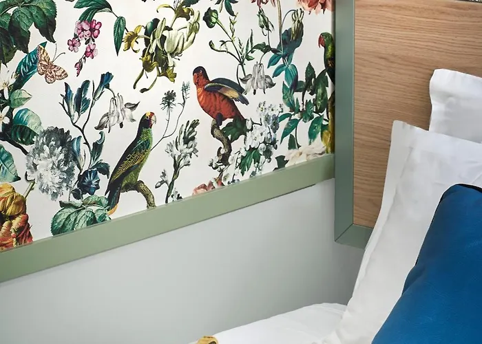 セルバンテス ハイ ハッピーカルチャー ホテル 3*