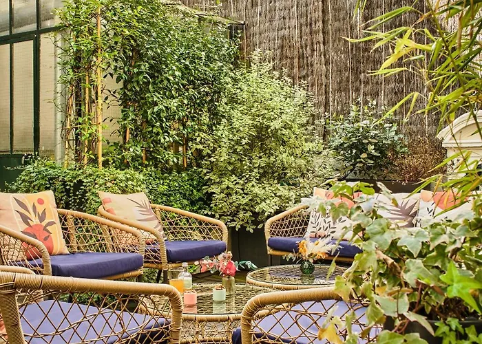 セルバンテス ハイ ハッピーカルチャー ホテル パリ