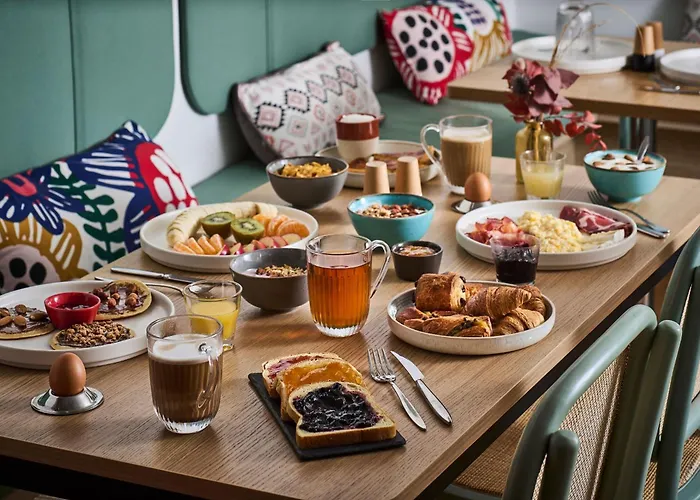 セルバンテス ハイ ハッピーカルチャー ホテル 3*