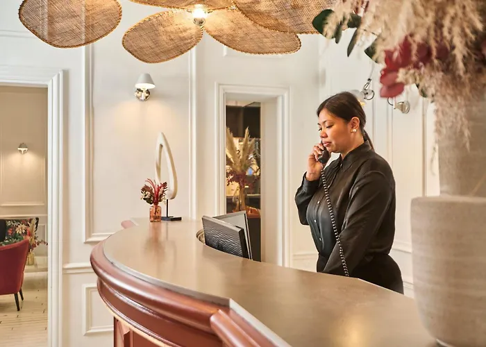 セルバンテス ハイ ハッピーカルチャー ホテル パリ