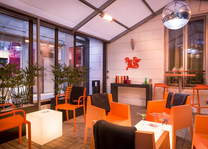 セルバンテス ハイ ハッピーカルチャー ホテル 3*