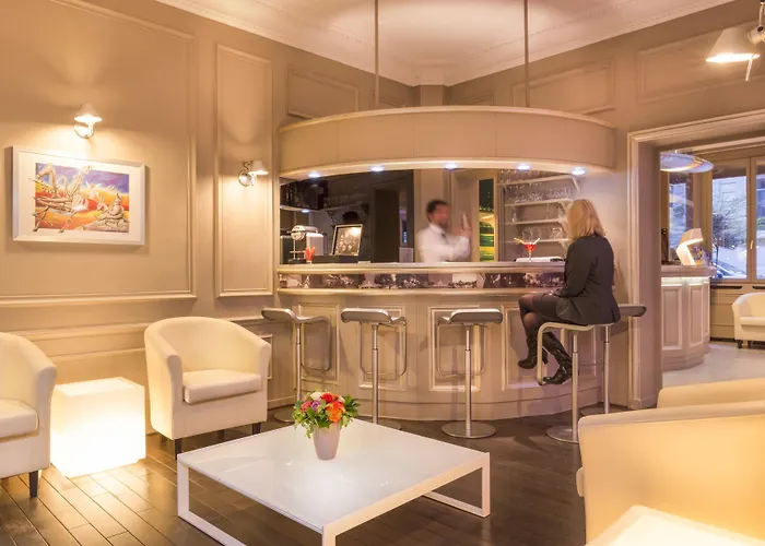 セルバンテス ハイ ハッピーカルチャー ホテル パリ