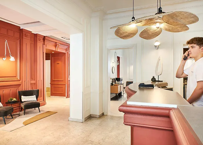 セルバンテス ハイ ハッピーカルチャー ホテル パリ