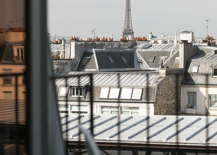 セルバンテス ハイ ハッピーカルチャー 3* パリ