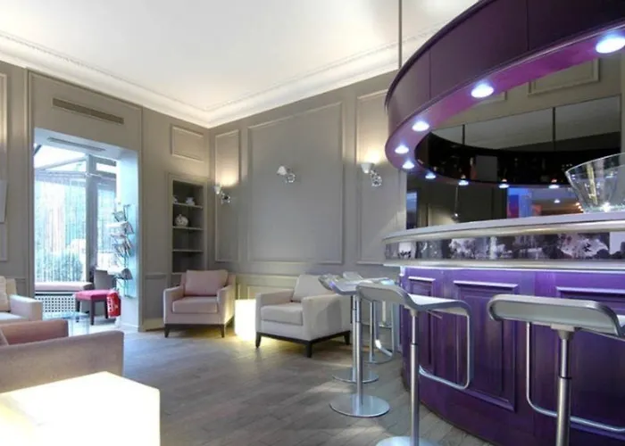 セルバンテス ハイ ハッピーカルチャー 3* パリ