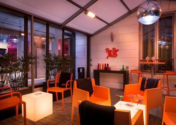 セルバンテス ハイ ハッピーカルチャー ホテル パリ